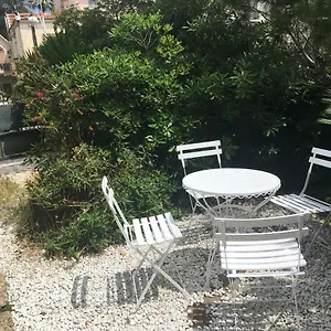 Cozy House With Parking And Garden Appartement Nice