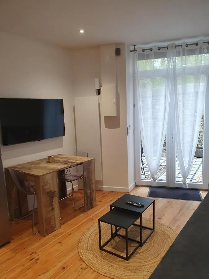 Appartement Chic Et Cosy Authezat Apartman